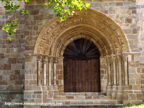 DETALLE DE LA PORTADA DE PONIENTE